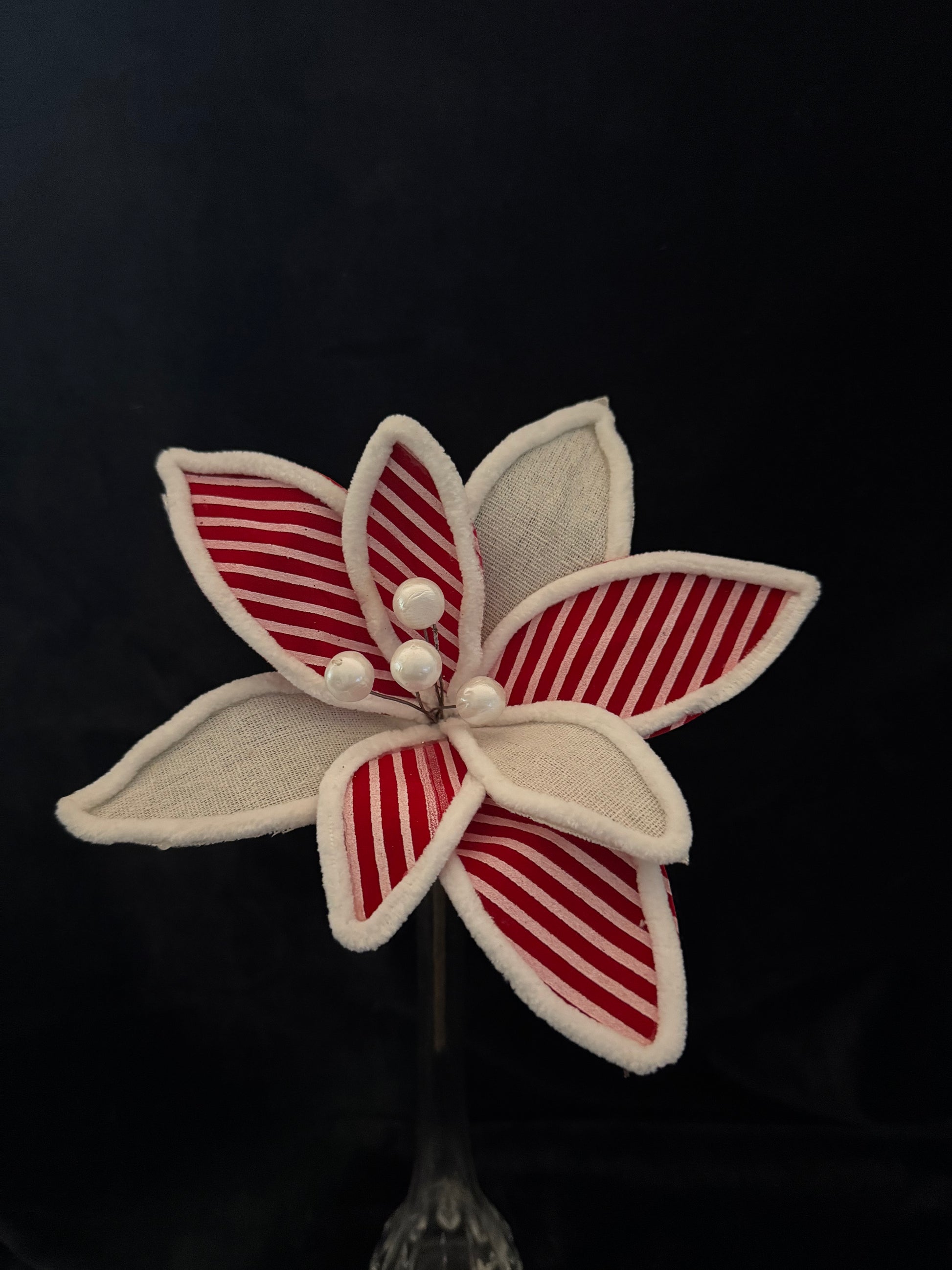 Red And White Stripes with Pearl Centre Flower Pick