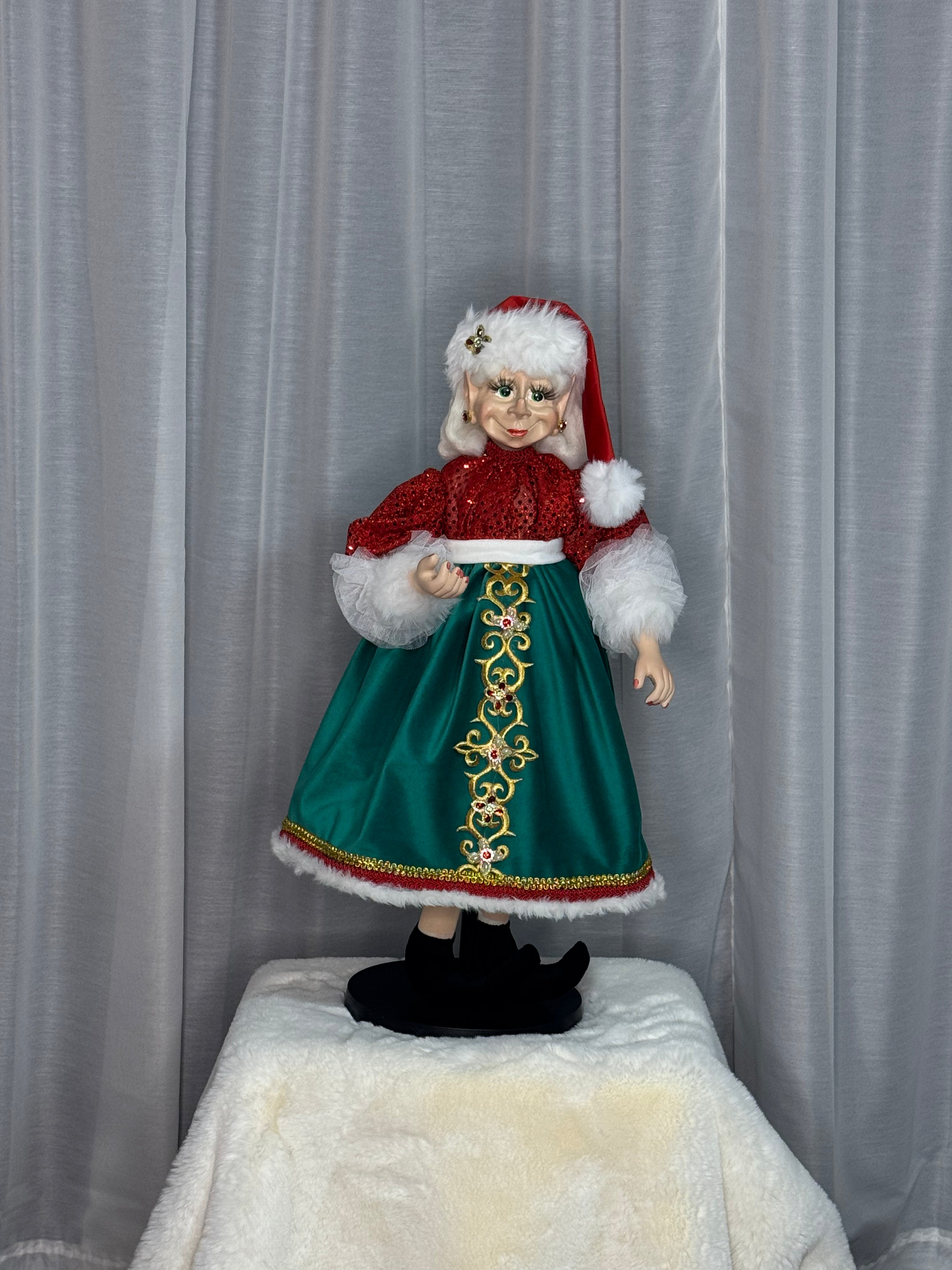 Traditional Elf Girl (Small)